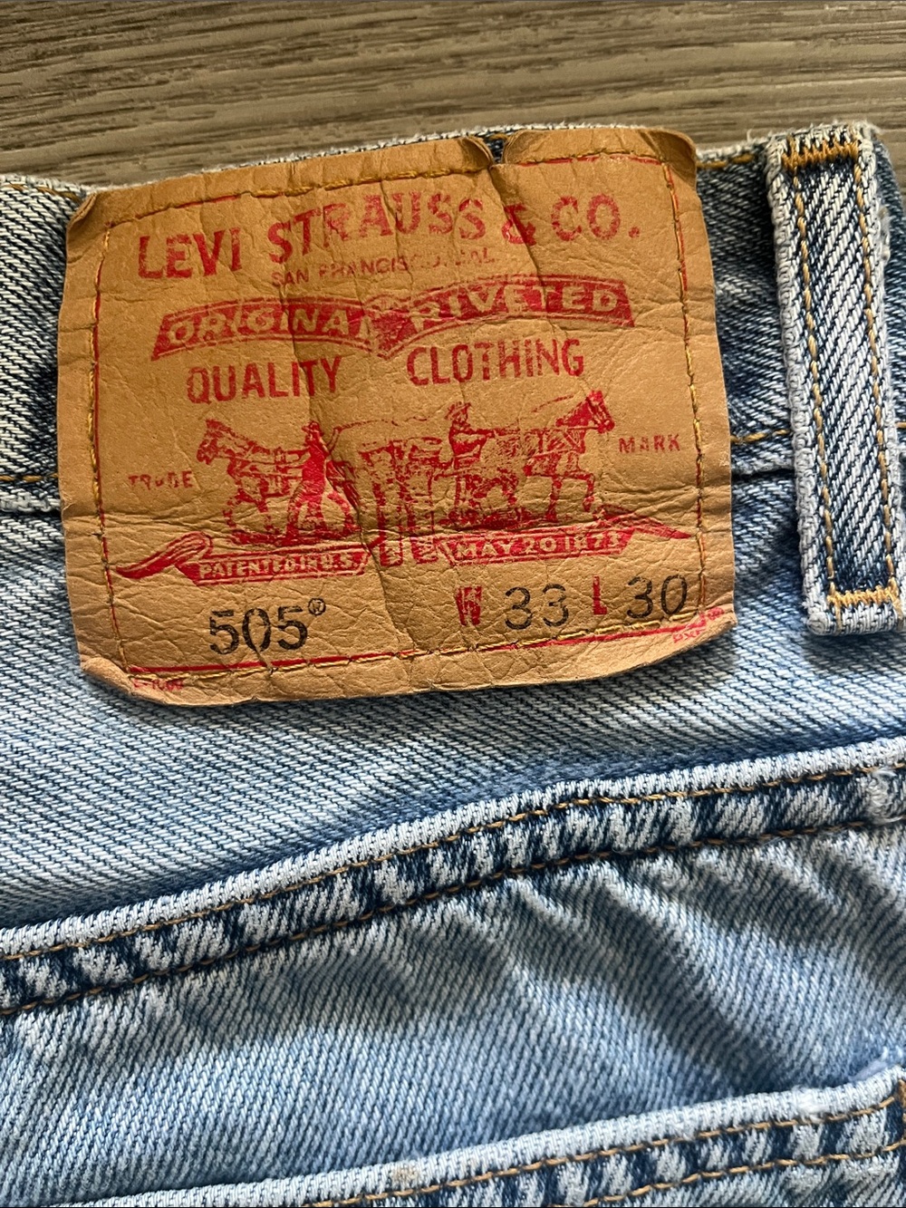 Levi's 505 33/30 Crossover Button Distressed Boyfriend Jeans - Picture 5 of 5